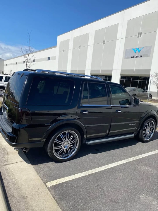 2006 Lincoln Navigator 2nd Gen - Image 2 of 6