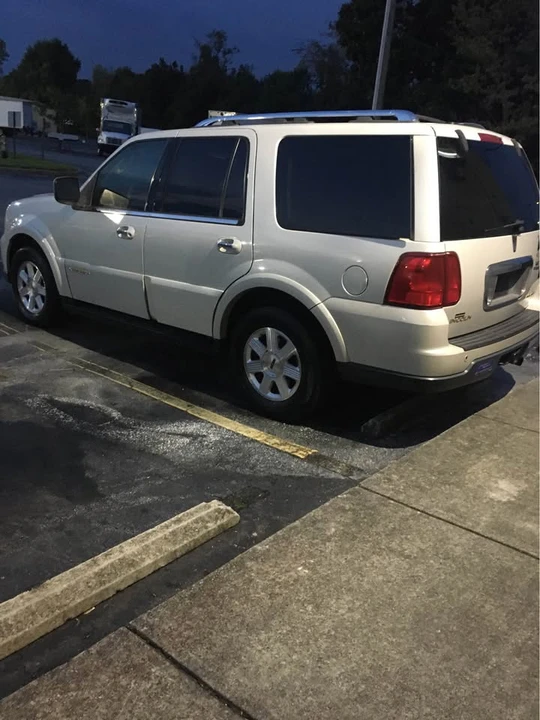 2006 Lincoln Navigator - Image 7 of 7