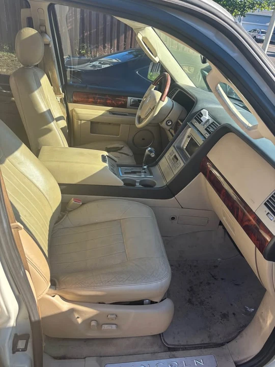 2006 Lincoln Navigator 2nd Gen - Image 8 of 9