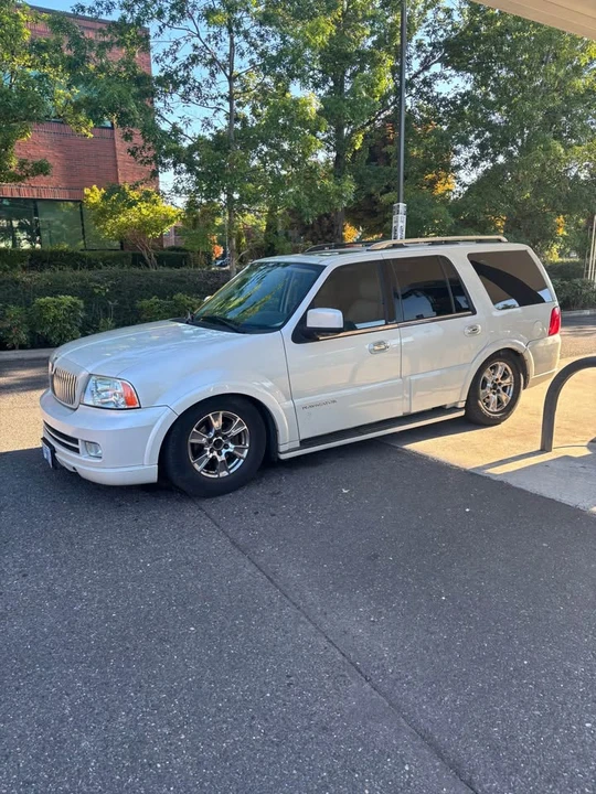 2006 Lincoln Navigator 2nd Gen - Image 5 of 9