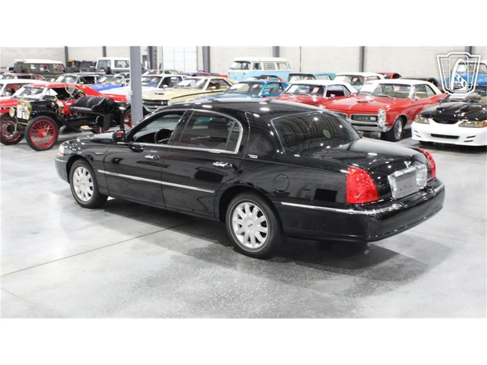 2006 Lincoln Town Car - Image 28 of 31