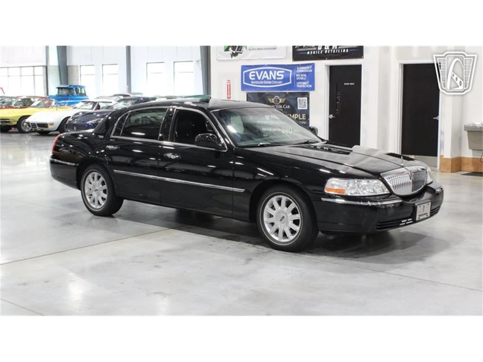 2006 Lincoln Town Car - Image 14 of 31