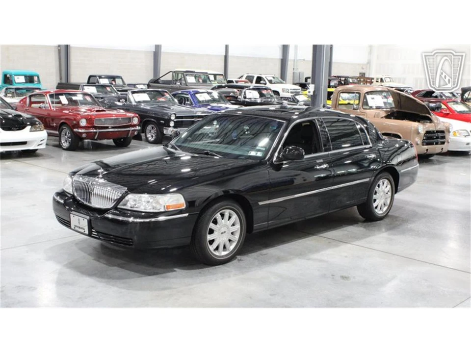 2006 Lincoln Town Car - Image 24 of 31