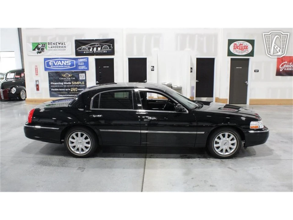 2006 Lincoln Town Car - Image 31 of 31