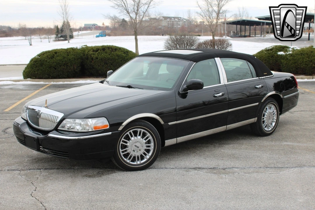 2006 Lincoln Town Car - Image 3 of 12