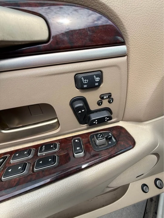 2006 Lincoln Town Car - Image 16 of 18