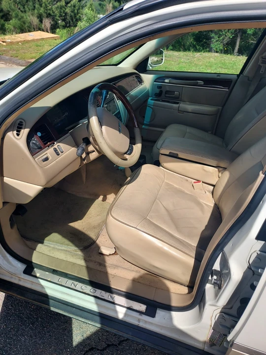 2006 Lincoln Town Car - Image 4 of 4