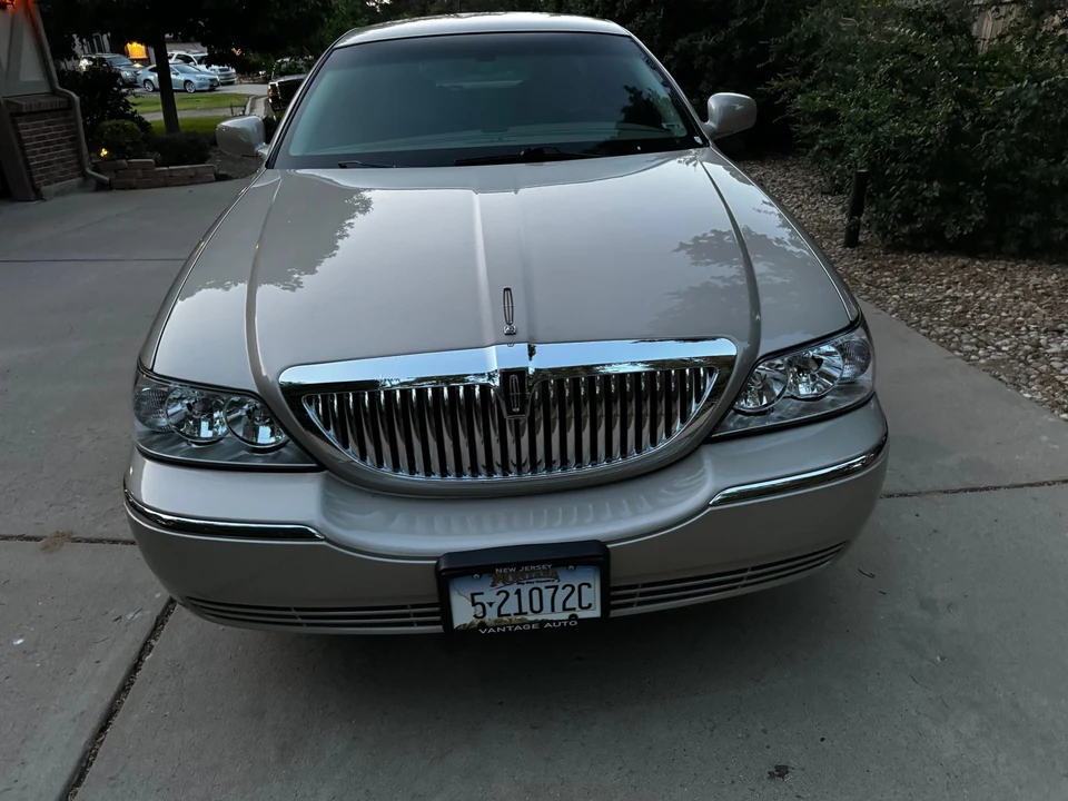 2006 Lincoln Town Car - Image 16 of 31