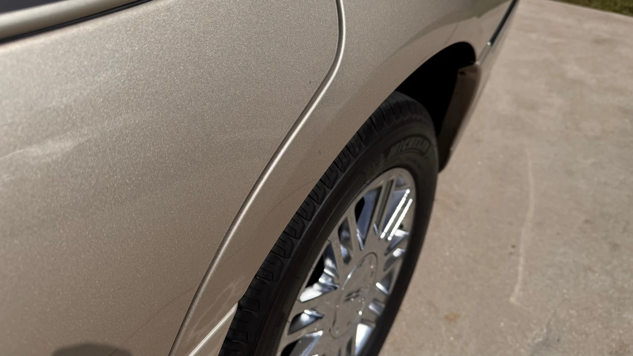 2006 Lincoln Town Car - Image 24 of 31