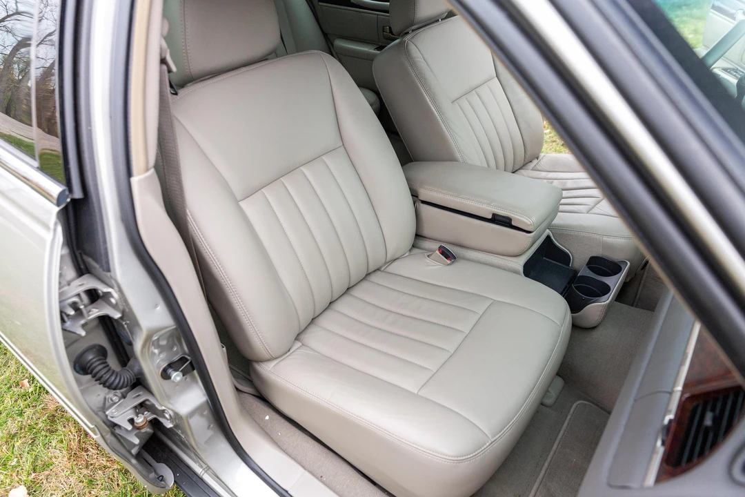 2006 Lincoln Town Car - Image 26 of 31