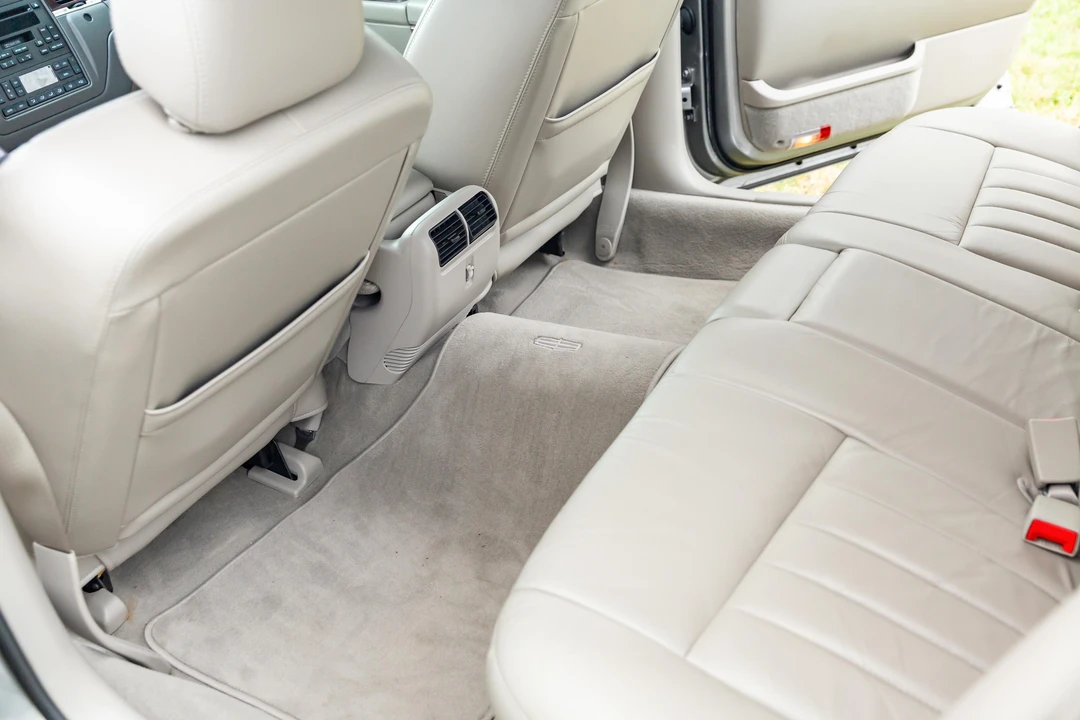 2006 Lincoln Town Car - Image 25 of 31