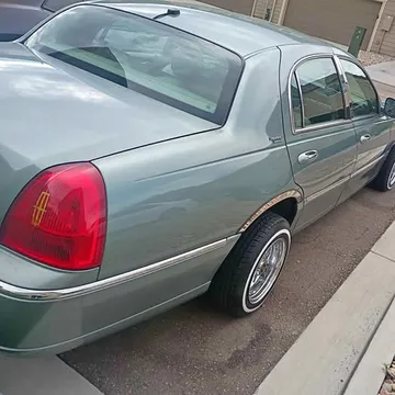 2006 Lincoln Town Car