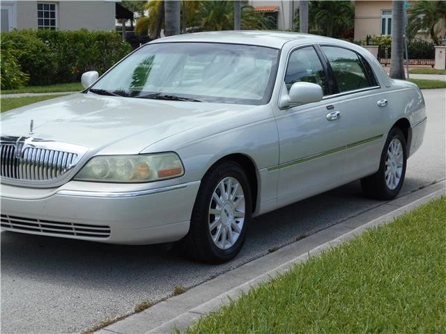 2006 Lincoln Town Car - Image 5 of 12