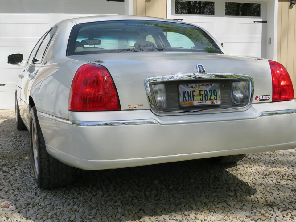 2006 Lincoln Town Car - Image 19 of 31
