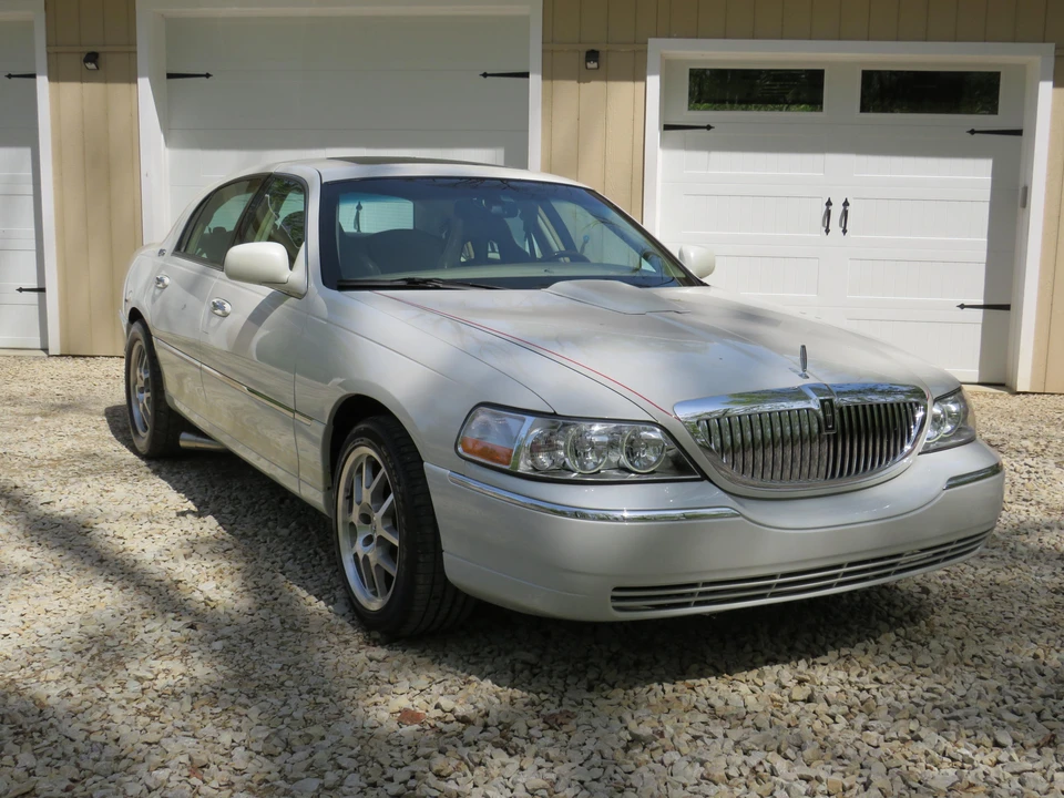 2006 Lincoln Town Car - Image 31 of 31