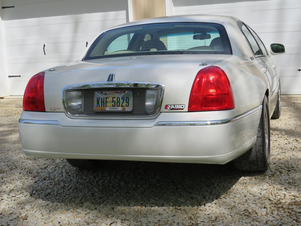 2006 Lincoln Town Car - Image 25 of 31