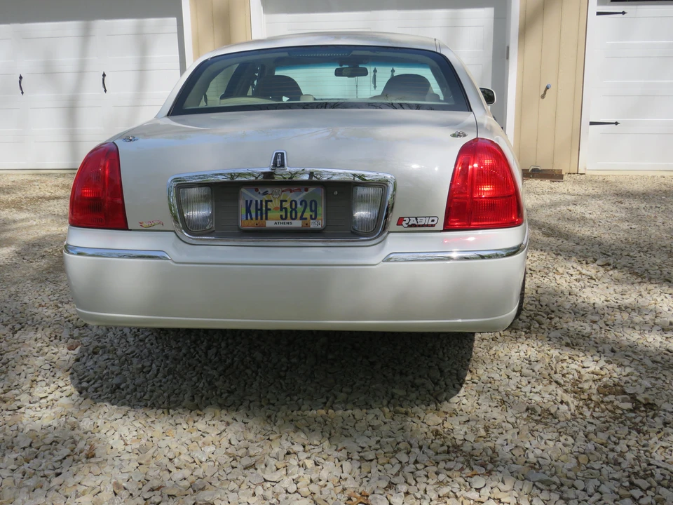 2006 Lincoln Town Car - Image 24 of 31