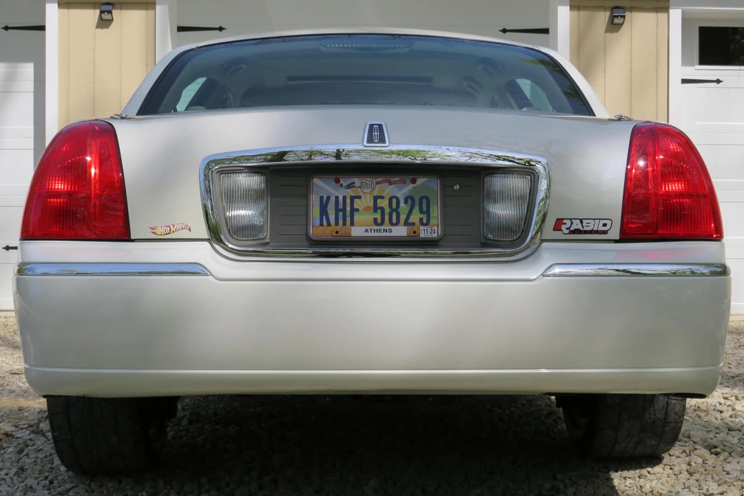 2006 Lincoln Town Car - Image 5 of 31