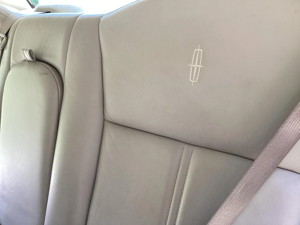 2006 Lincoln Town Car - Image 31 of 31