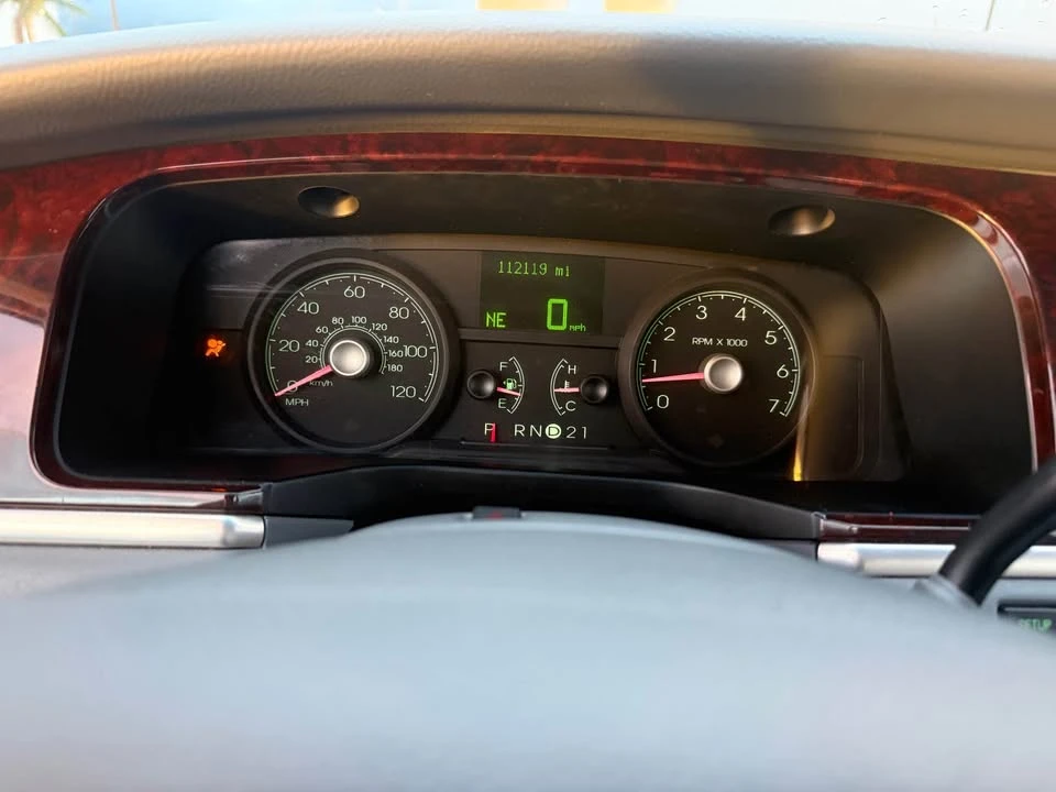 2006 Lincoln Town Car - Image 14 of 19