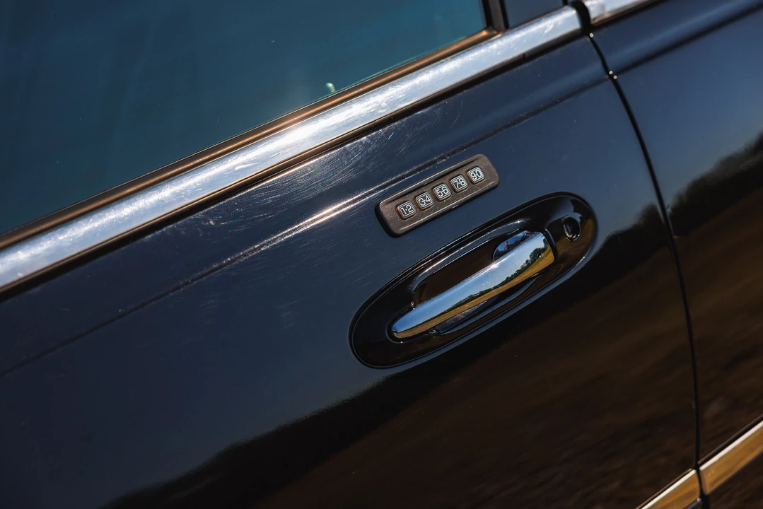 2006 Lincoln Town Car - Image 21 of 31