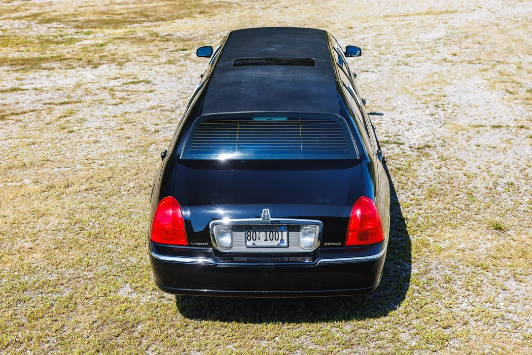 2006 Lincoln Town Car - Image 8 of 31