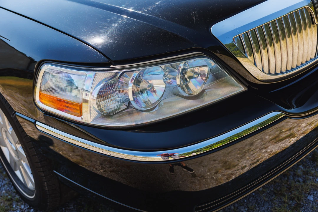 2006 Lincoln Town Car - Image 15 of 31