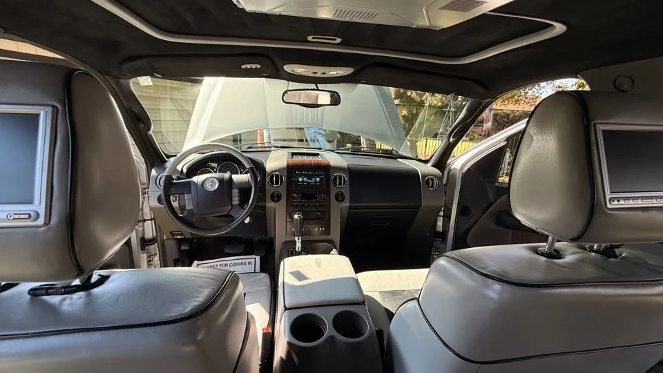 2006 Lincoln Mark LT - Image 17 of 20