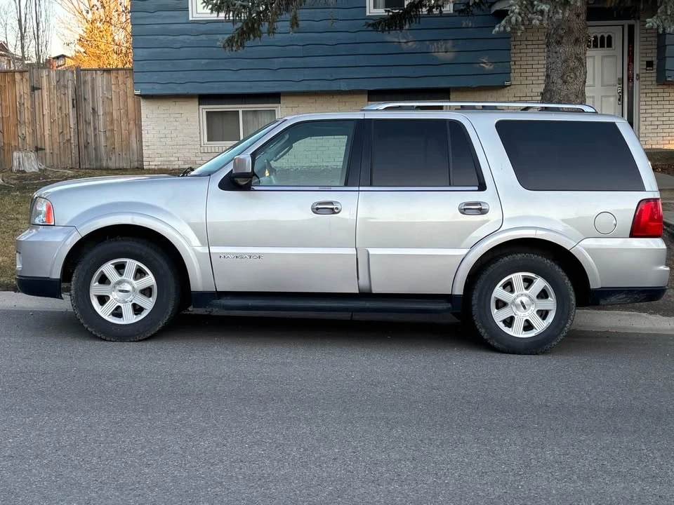 2006 Lincoln Navigator 2nd Gen - Image 2 of 6
