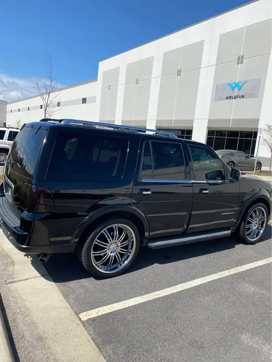 2006 Lincoln Navigator 2nd Gen - Image 2 of 6