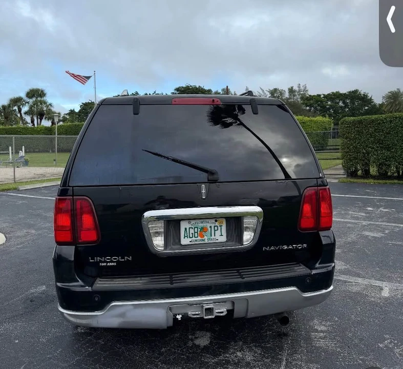 2006 Lincoln Navigator 2nd Gen - Image 2 of 6