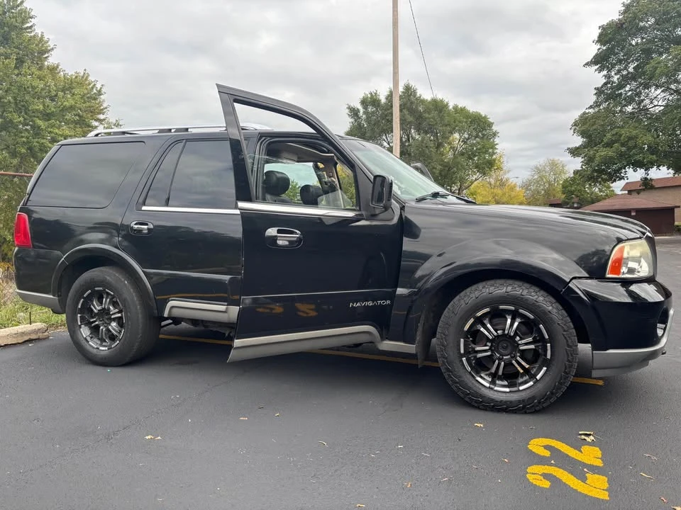 2006 Lincoln Navigator 2nd Gen - Image 10 of 13