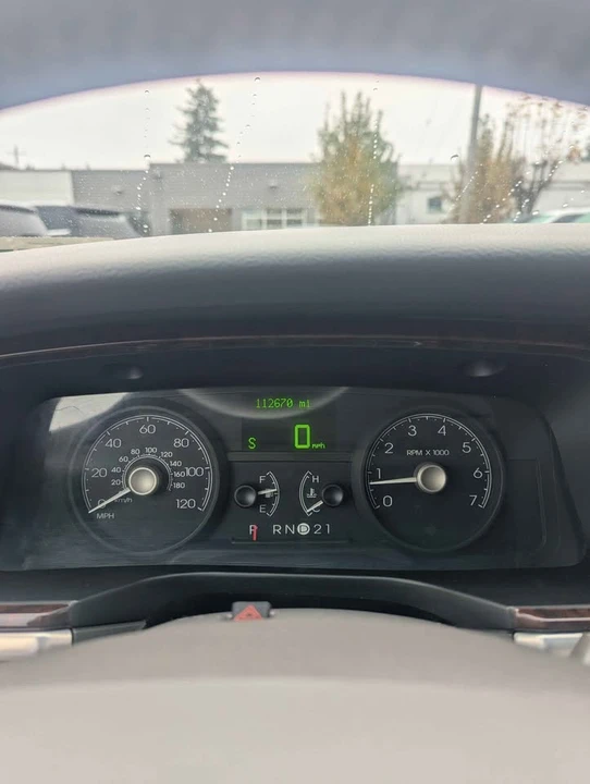 2006 Lincoln Town Car - Image 11 of 11