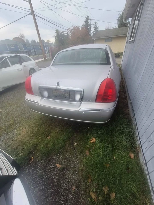 2006 Lincoln Town Car - Image 4 of 7