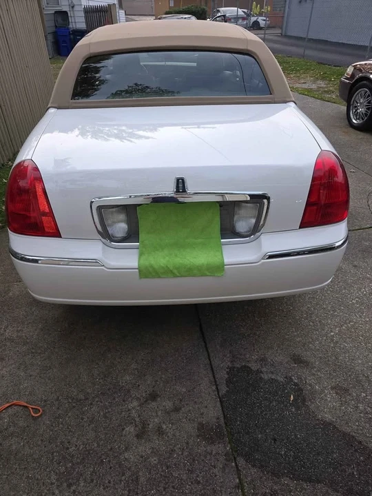 2006 Lincoln Town Car - Image 12 of 12