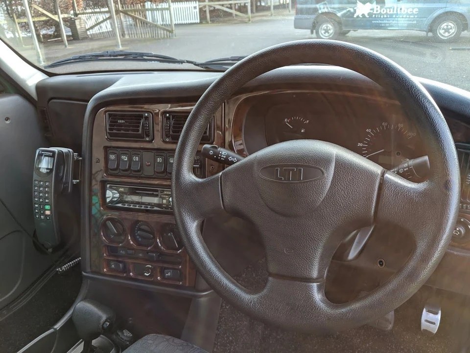 2006 LTI - Image 8 of 13