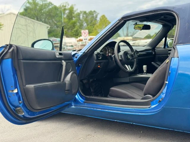 2006 Mazda NC MX-5 Miata - Image 19 of 31