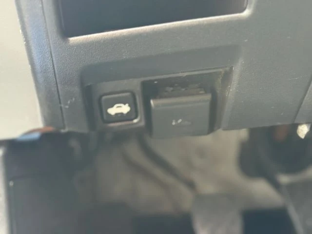 2006 Mazda NC MX-5 Miata - Image 22 of 31