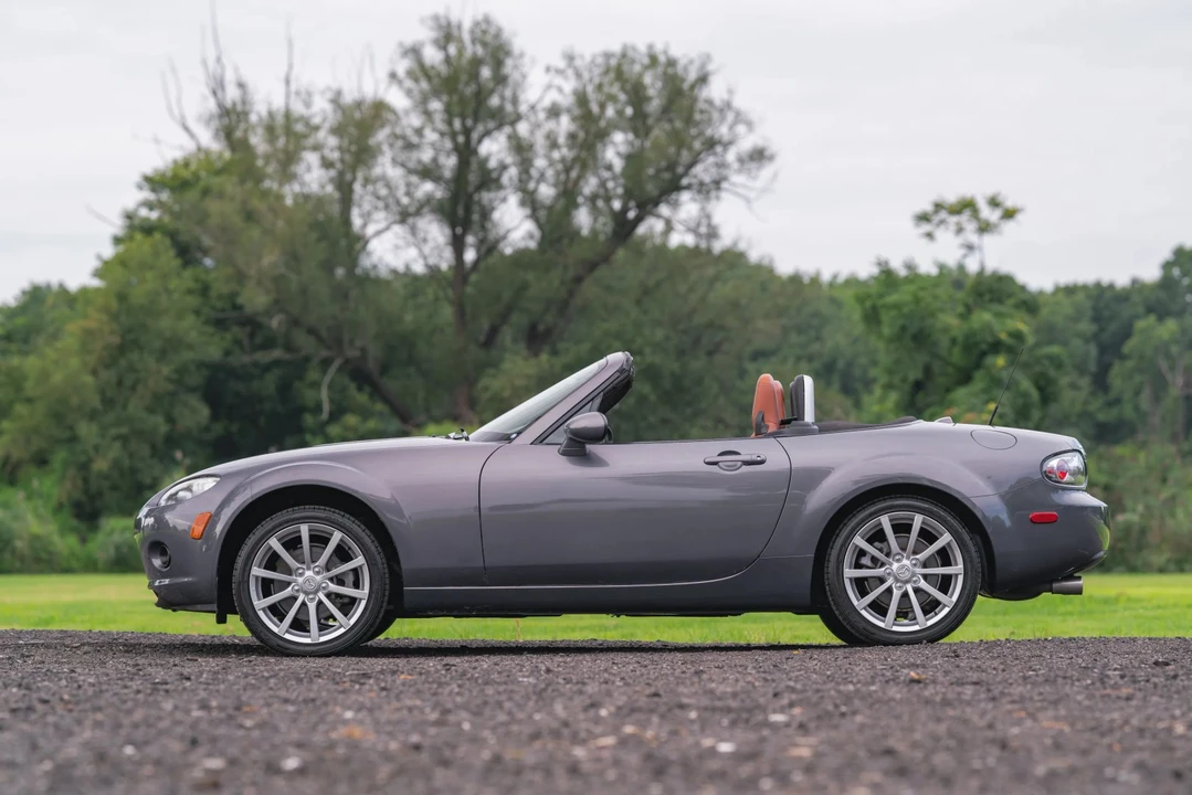 2006 Mazda NC MX-5 Miata - Image 6 of 12