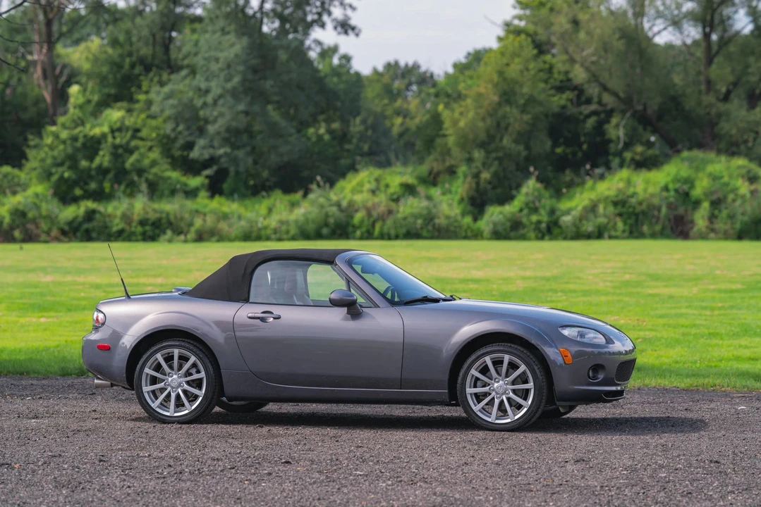 2006 Mazda NC MX-5 Miata - Image 11 of 12