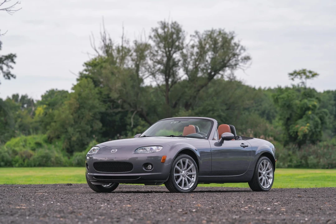 2006 Mazda NC MX-5 Miata - Image 5 of 12