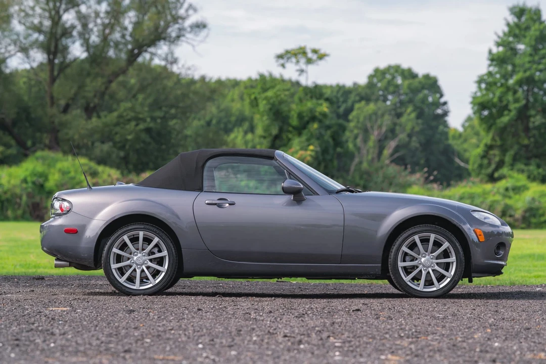 2006 Mazda NC MX-5 Miata - Image 10 of 12