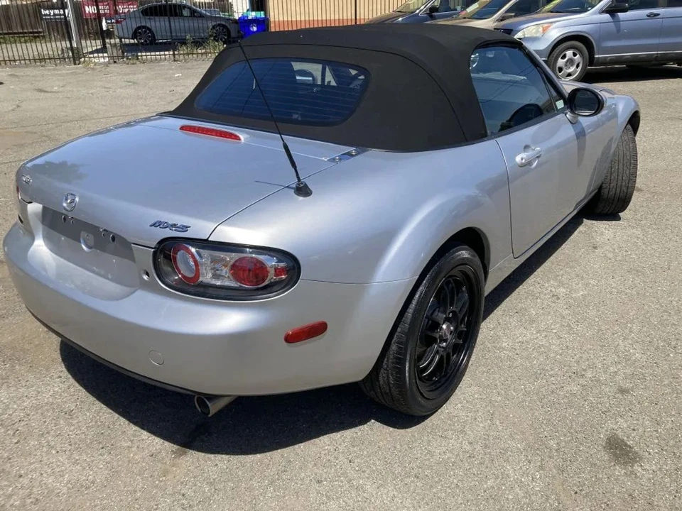 2006 Mazda NC MX-5 Miata - Image 5 of 23