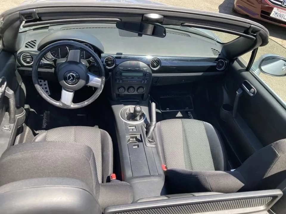 2006 Mazda NC MX-5 Miata - Image 18 of 23