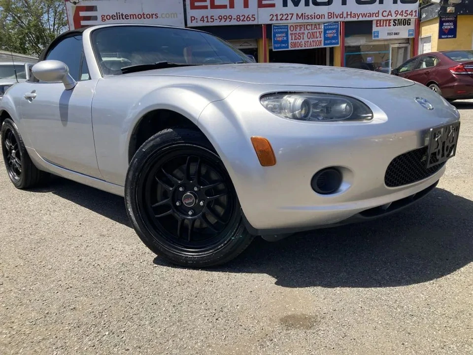 2006 Mazda NC MX-5 Miata - Image 14 of 23