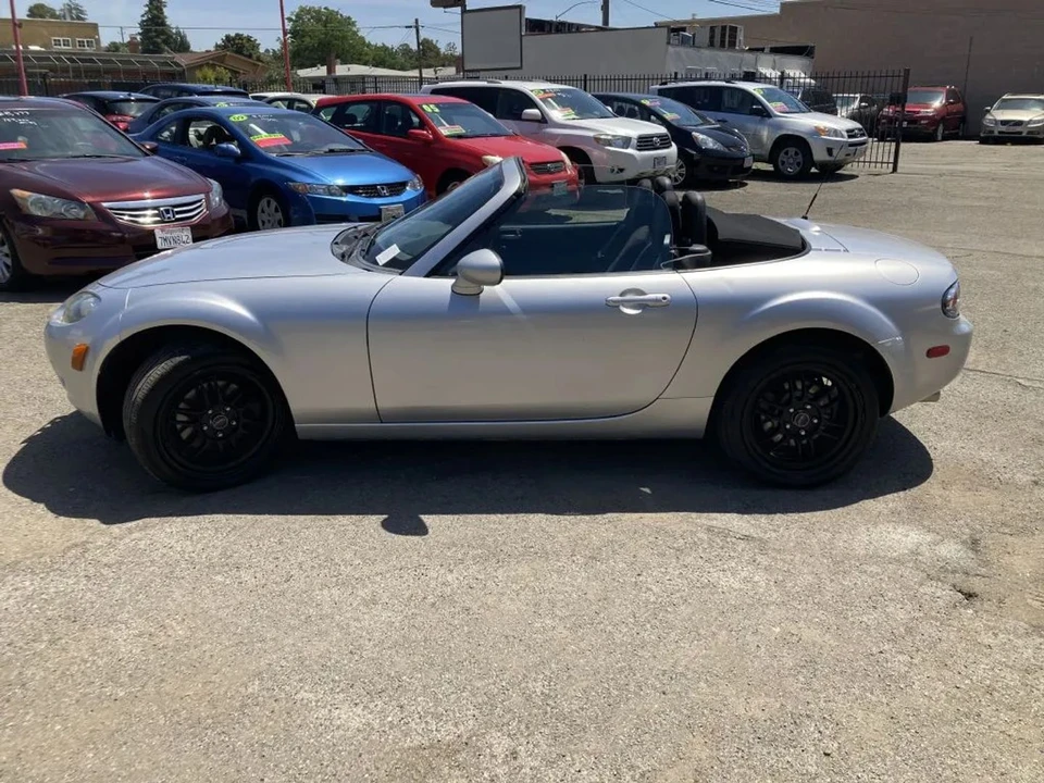 2006 Mazda NC MX-5 Miata - Image 20 of 23