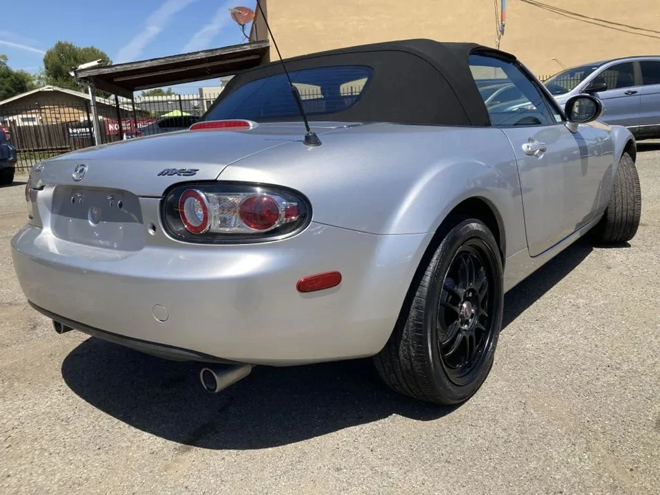 2006 Mazda NC MX-5 Miata - Image 13 of 23
