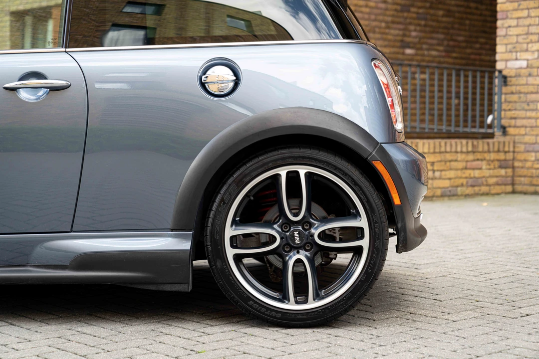 2006 Mini Mini John Cooper Works 1st Gen - Image 16 of 31