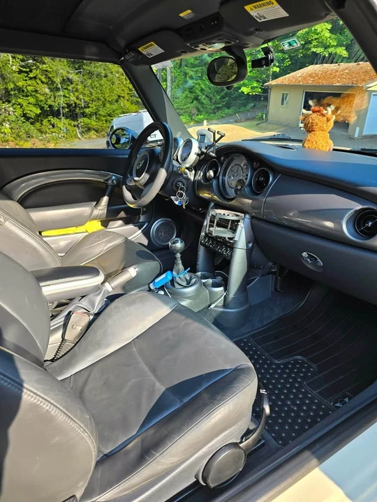 2006 Mini Mini Cooper S 1st Gen - Image 9 of 15