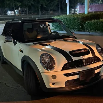 2006 MINI Cooper Hatchback 2D